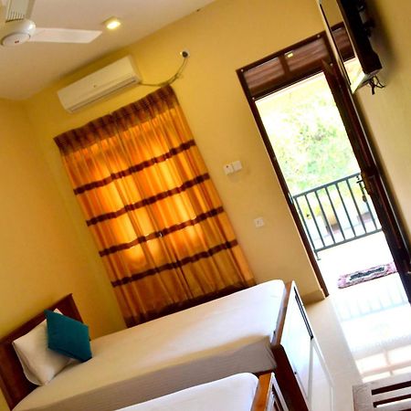 Ud Garden Hotel Kataragama Extérieur photo