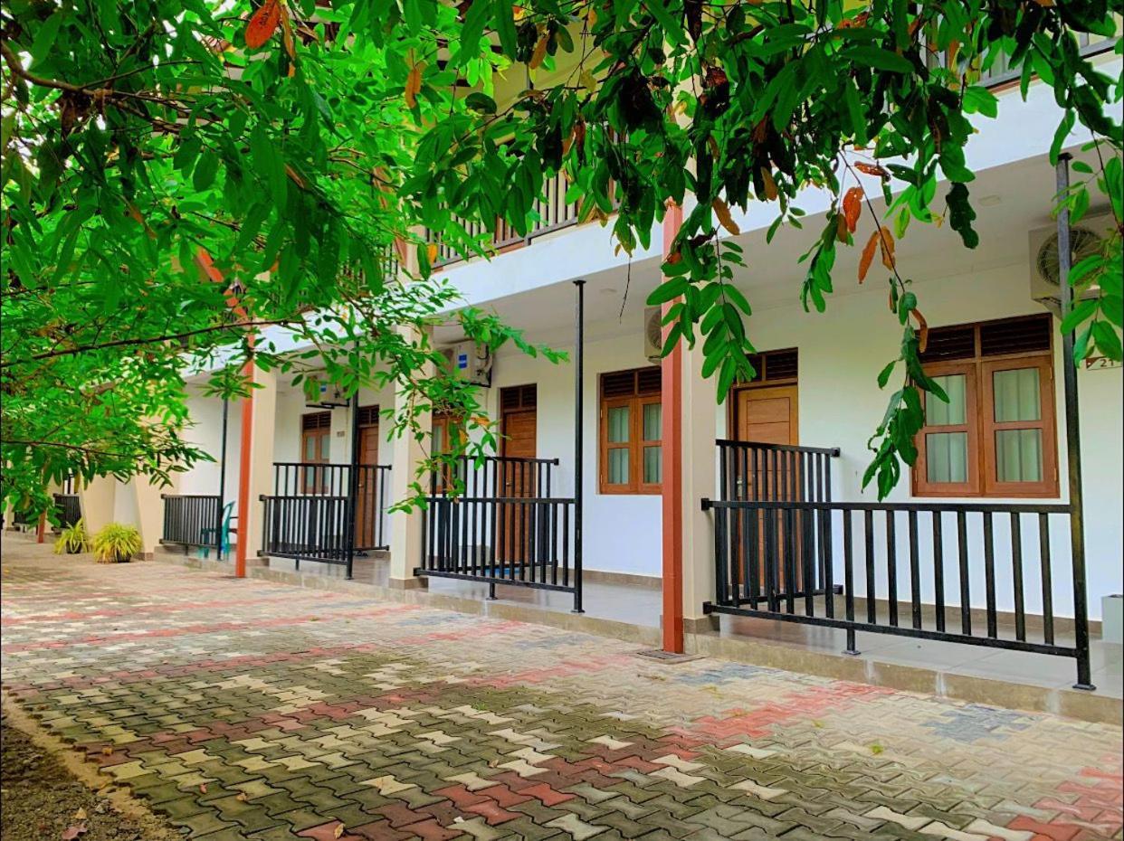 Ud Garden Hotel Kataragama Extérieur photo