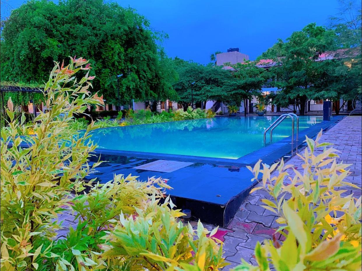 Ud Garden Hotel Kataragama Extérieur photo