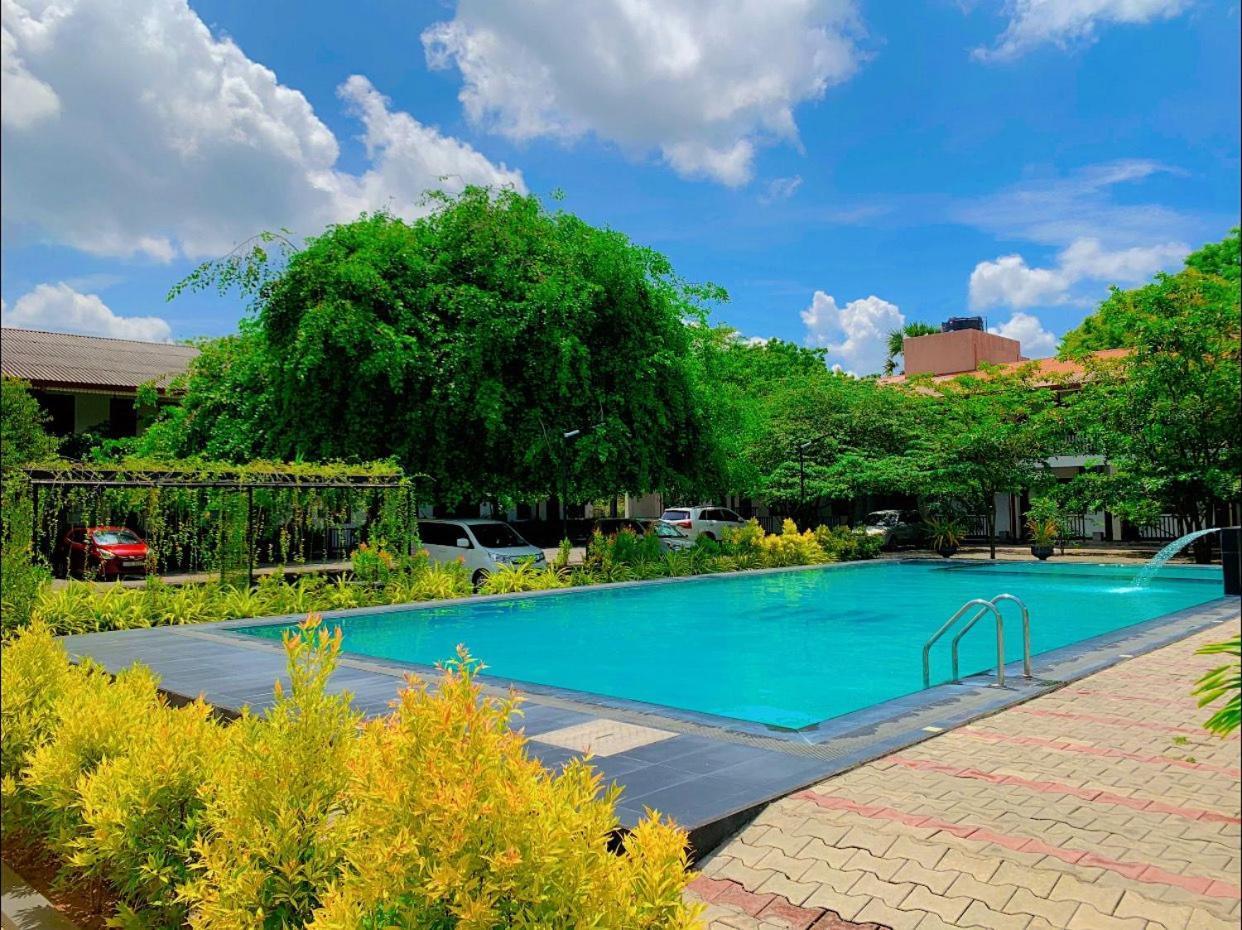 Ud Garden Hotel Kataragama Extérieur photo