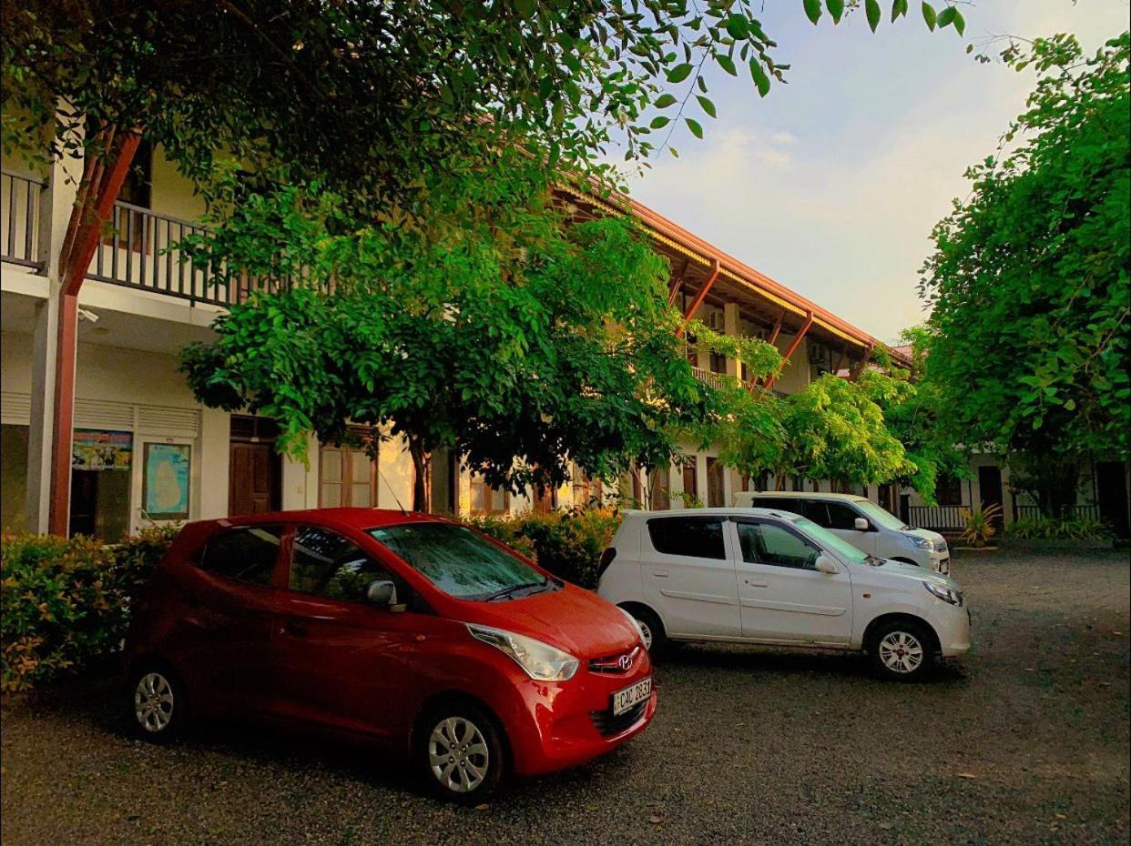 Ud Garden Hotel Kataragama Extérieur photo