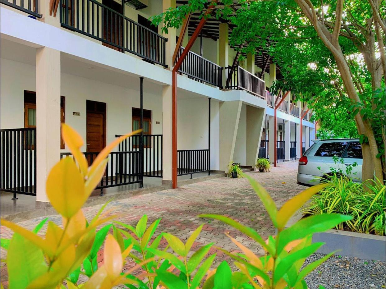 Ud Garden Hotel Kataragama Extérieur photo