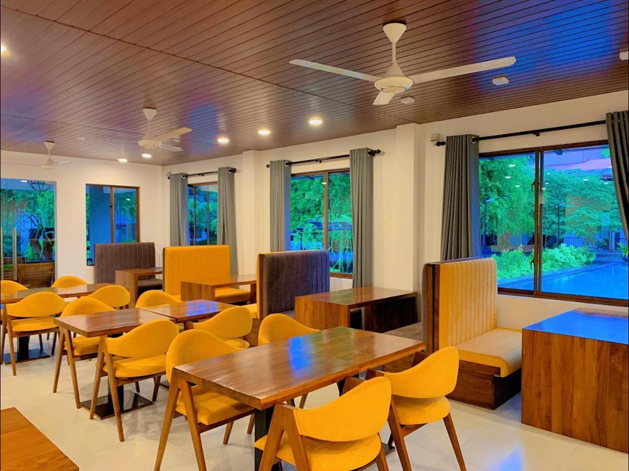 Ud Garden Hotel Kataragama Extérieur photo
