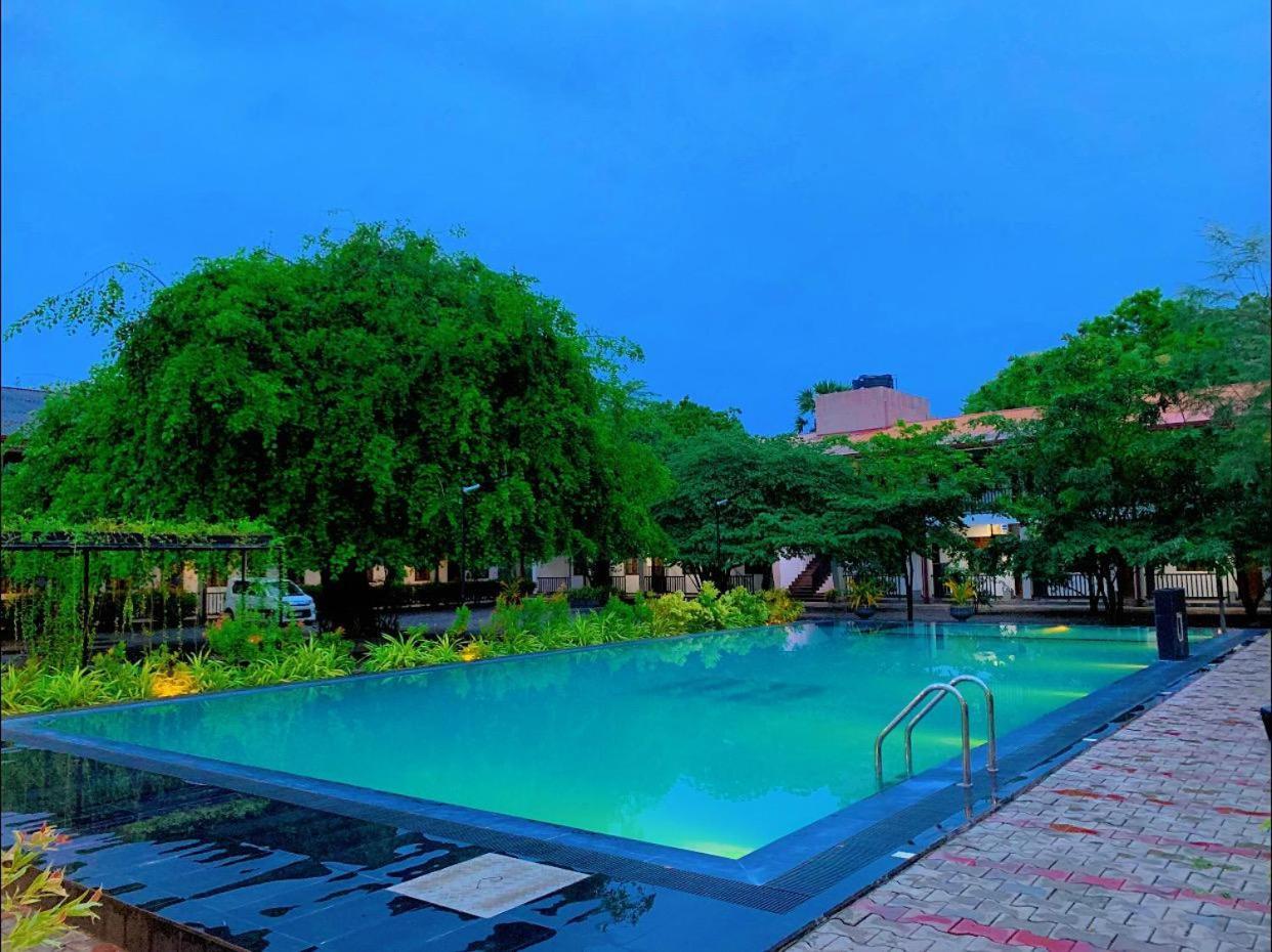 Ud Garden Hotel Kataragama Extérieur photo