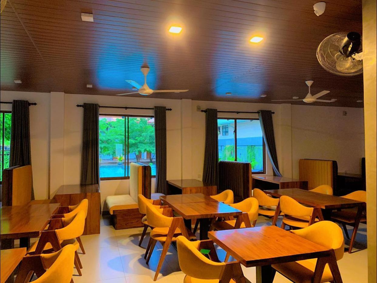 Ud Garden Hotel Kataragama Extérieur photo