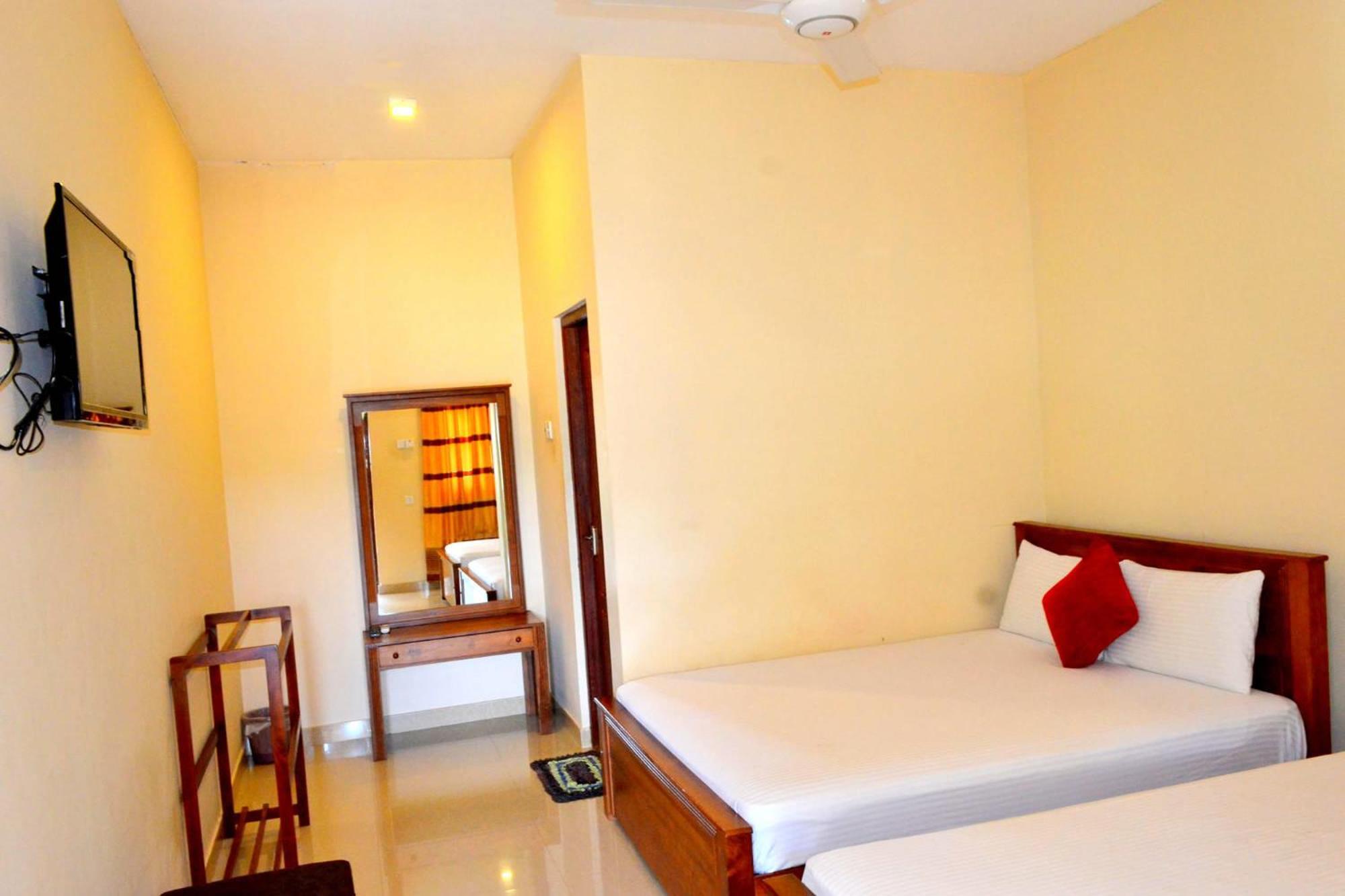 Ud Garden Hotel Kataragama Extérieur photo