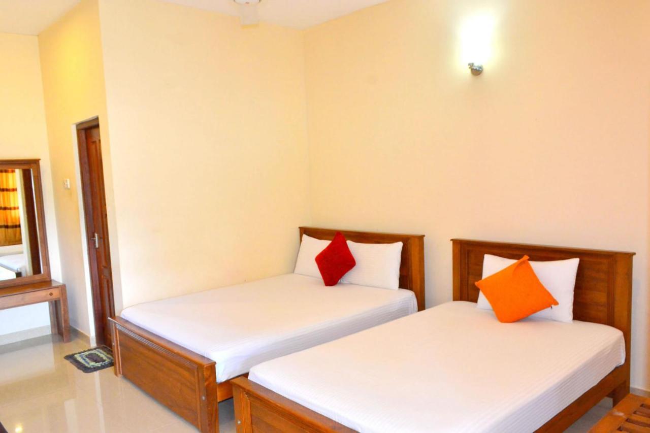 Ud Garden Hotel Kataragama Extérieur photo